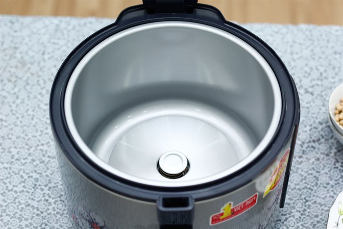 noi-com-dien-sharp-ks-nr181stv-700x467-5