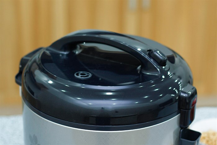 noi-com-dien-sharp-ks-nr181stv-700x467-6