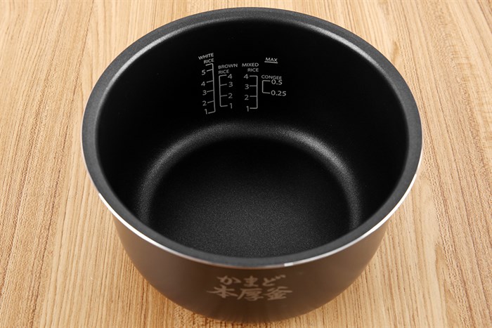 noi-com-dien-tu-toshiba-rc-10dh2pv-w-1l-4-700x467