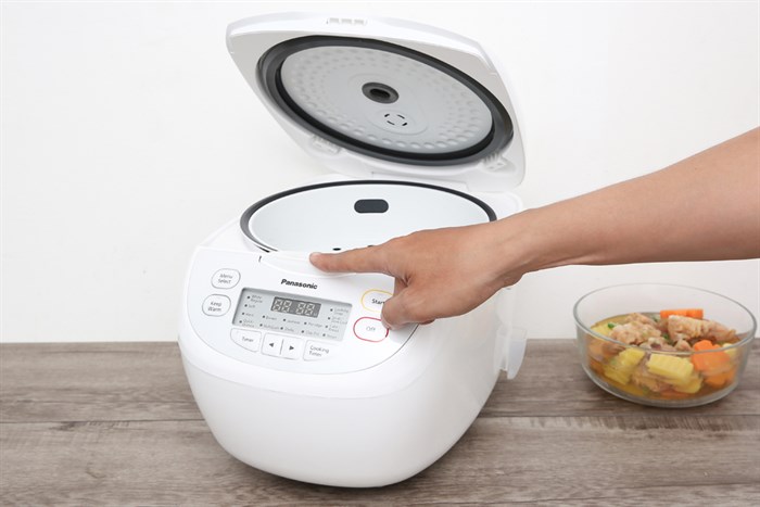 noi-com-dien-tu-panasonic-sr-cl188wra-12-700x467