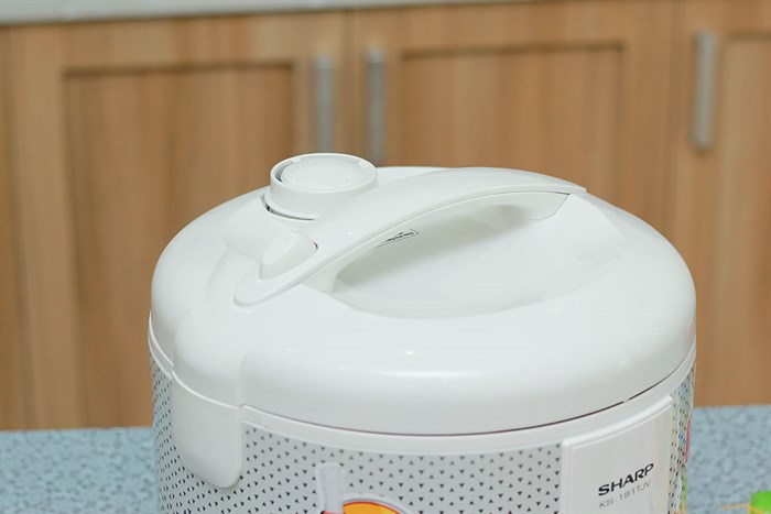 noi-com-dien-sharp-ks-181tjv-700x467-3