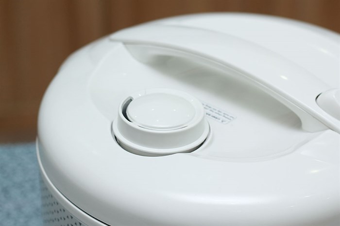 noi-com-dien-sharp-ks-181tjv-700x467-4